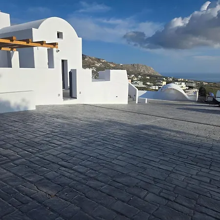 Santorini Ethereal Blue Apart-hotel Pýrgos