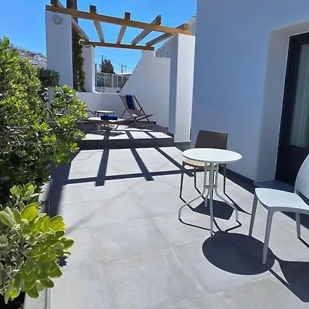 Santorini Ethereal Blue Apart-hotel Pýrgos